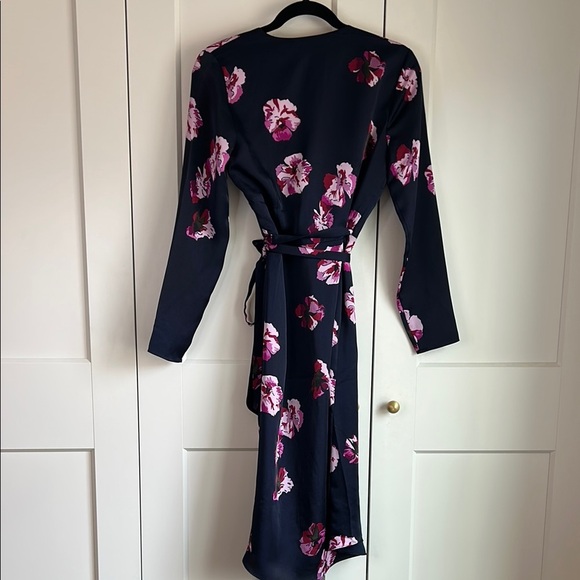 Joie Miltona Floral Wrap Dress in Midnight Navy and Pink | Medium - Picture 3 of 5